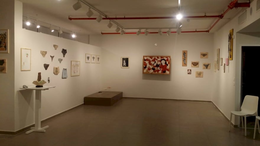 חלל הגלריה לפני הפתיחה