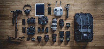 צילום מוצר: איך להיערך ליום צילום צילום מוצר - מצלמה וציוד צילום (אילוסטרציה)